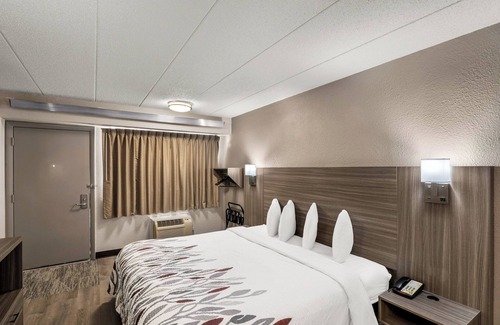 Enfield Hotel | Red Roof Inn Enfield