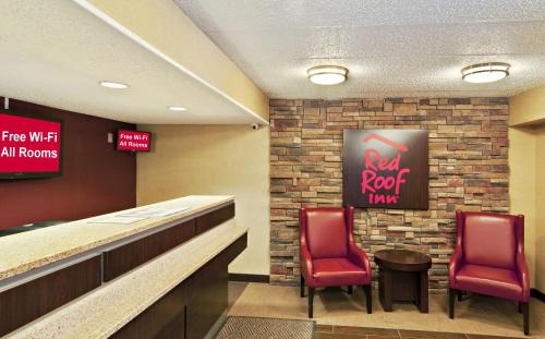 White Hall Hotel | Red Roof Inn Fairmont