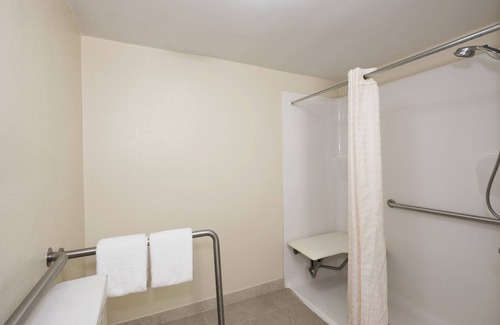 Williamsport Hotel | Red Roof Inn Hagerstown - Williamsport, MD