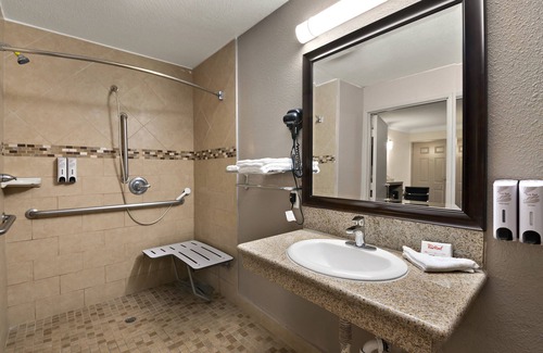 Bellflower Hotel | Red Roof Inn Los Angeles – Bellflower