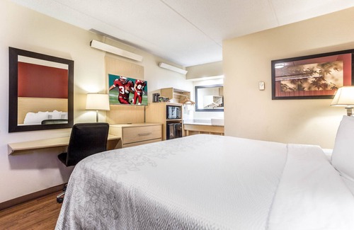 Goodlettsville Hotel | Red Roof Inn PLUS+ Nashville North - Goodlettsville