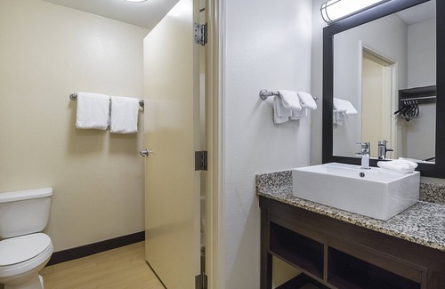 Interchange Square Hotel | Red Roof Inn PLUS+ Phoenix West