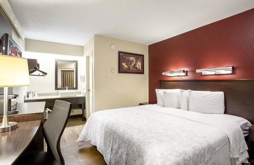 Newark Hotel | Red Roof Inn PLUS+ Wilmington - Newark