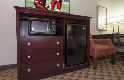 Roselawn Finance Hotel | Red Roof Inn & Suites Cincinnati North - Mason