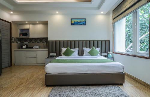 Safdarjung Enclave House | Red Rose Homestay - Rooms with Kitchenette