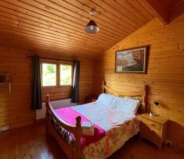 Clarinbridge Ski Chalet | Red Squirrel Lodge