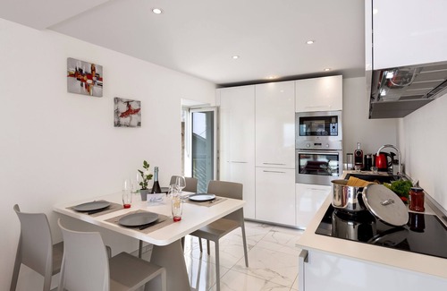 Ronco sopra Ascona Apartment | Red view apartment, Ronco sopra Ascona, Switzerland