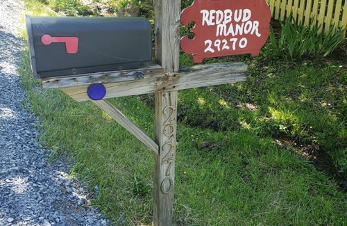 Damascus House | RedBud Manor a charming 2-bedroom house 10 miles from marvelous Damascus