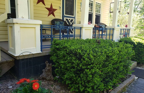 Damascus House | RedBud Manor a charming 2-bedroom house 10 miles from marvelous Damascus