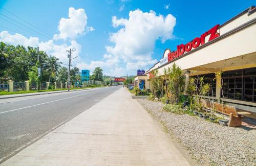 Tacloban Hotel | RedDoorz near San Juanico Bridge