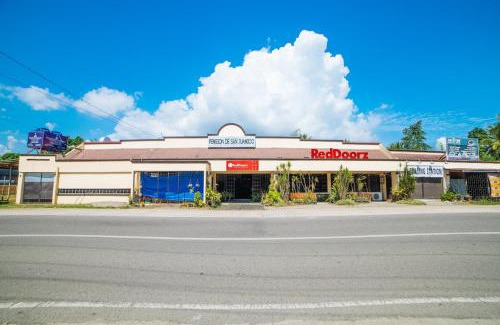 Tacloban Hotel | RedDoorz near San Juanico Bridge