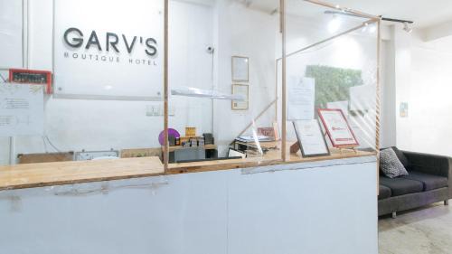 Plainview Hotel | RedDoorz Plus at Boni Avenue Mandaluyong