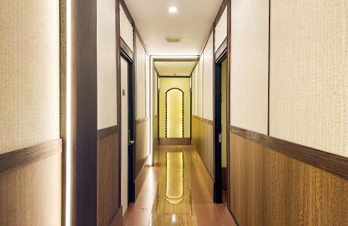 Batam Hotel | RedDoorz Plus at Pasar Bengkong Centre Batam