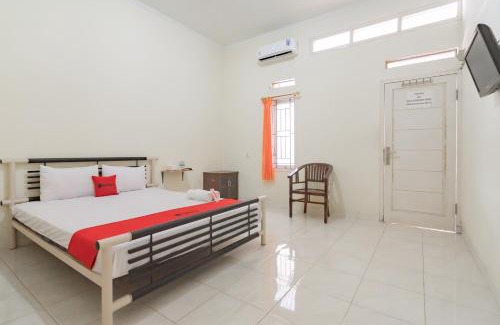 Cianjur Hotel | RedDoorz Syariah near Tugu Pandanwangi Cianjur