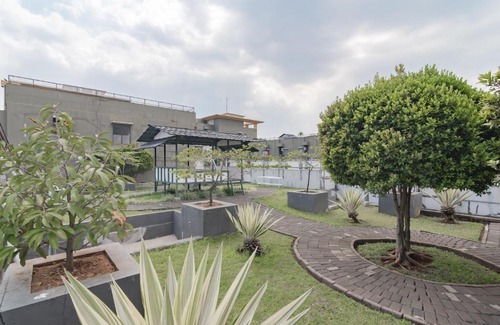 Bandung Hotel | RedLiving Apartemen Gateway Cicadas - QQ Property Tower Emerald A