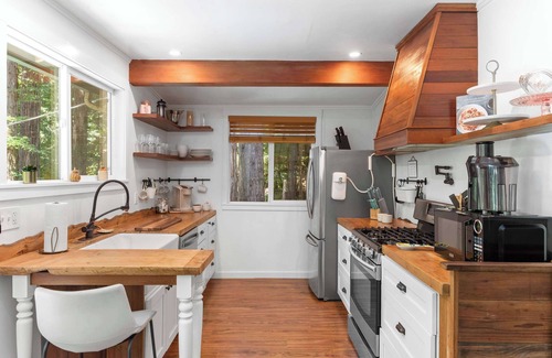 Rio Nido Cabin | Redwood Cabin w/Hot Tub | Canyon View | Dogs OK