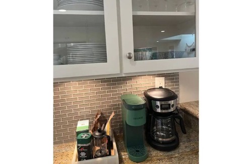 Davis House | Redwood Retreat Near UC Davis/Redwood Park