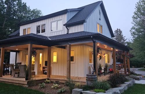 Historic Old Town House | Redwood Suite