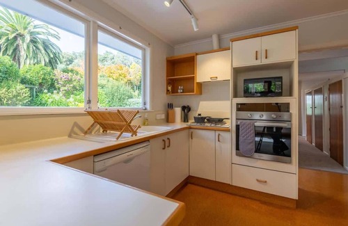 Lynmore House | Redwoods Haven | 100m to The Redwoods + Spa Pool