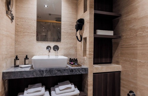 Marsalforn Hotel | Reef Hotel & Spa