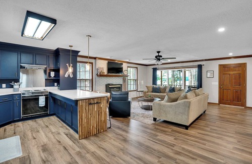 Leesville House | Reel Relaxing Summary