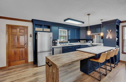 Leesville House | Reel Relaxing Summary