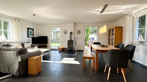 Borgerende House | Reetdachhaus - Reet am See