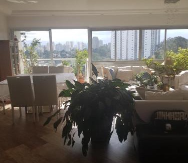 Santo Amaro House | Refúgio Verde Apartamento completo e acolhedor na Zona Sul