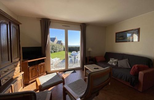 Arzon Villa | REF 007 Maison vue mer trois chambres sept personnes avec jardin KERMOR ARZON