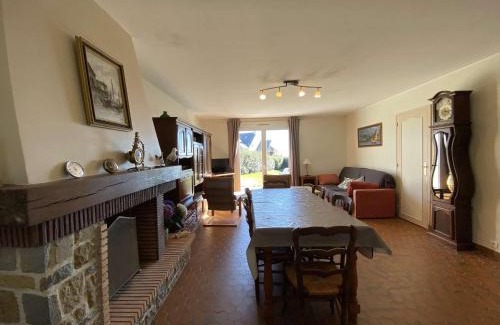 Arzon Villa | REF 007 Maison vue mer trois chambres sept personnes avec jardin KERMOR ARZON