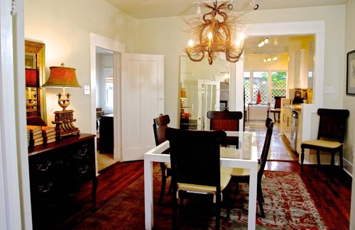 Neartown Apartment | Refuge in the Heart of Montrose