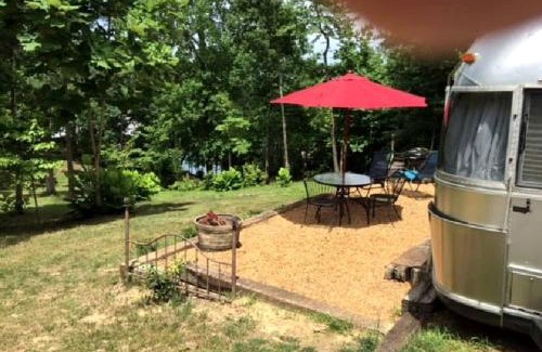 Crane Hill House | Refurbished 1999 Airstream Rental for Glamping in Alabama