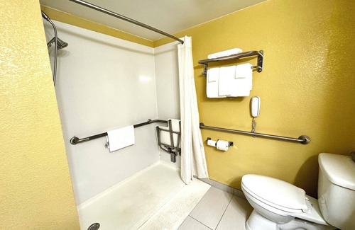 Gilman Hotel | Regency Inn and Suites - No Smoking Double Bed