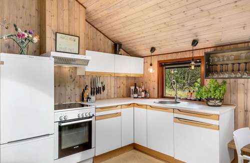 Mosevra House | "Regine" - 1.1km to the fjord by Interhome