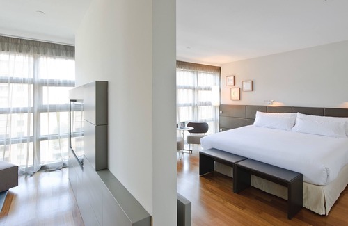 Romareda Hotel | Reina Petronila