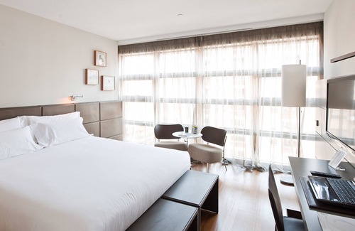 Romareda Hotel | Reina Petronila