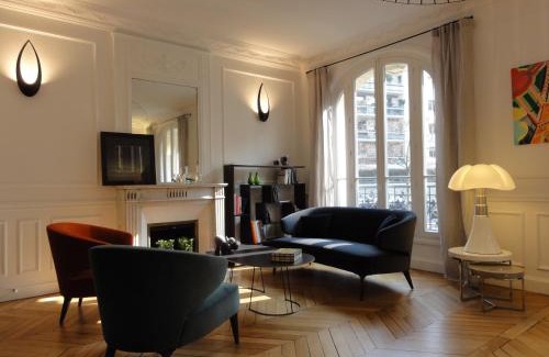 Grenelle Bed & Breakfast | Relais12bis Bed & Breakfast By Eiffel Tower