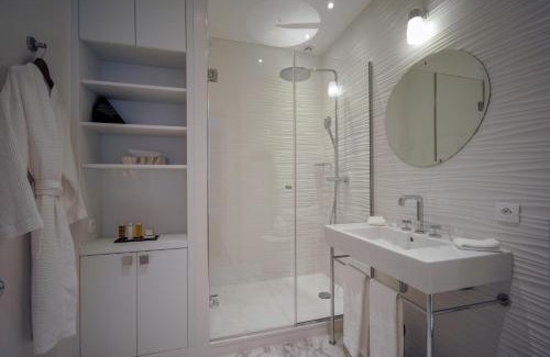 Grenelle Bed & Breakfast | Relais12bis Bed & Breakfast By Eiffel Tower