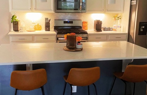 Fuquay-Varina House | Relax and enjoy this beautiful, modern home with a gourmet kitchen!