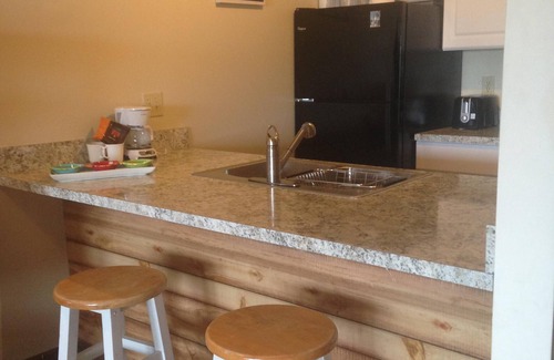 Gypsum Condo | Relax at Come Sail Away Condos Catawba Island