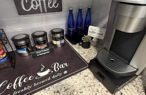 Baton Rouge House | Relax at Cricket & Clover Retreat Near SU, LSU, Airport, Downtown, WiFi & AC