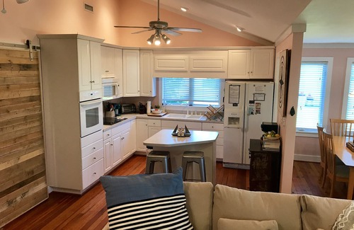 Cedar Point Cottage | Relax by the River at the Cottage at Cedar Point