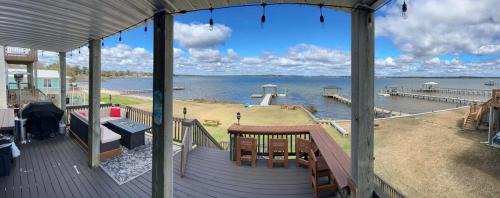 Sneads Ferry Villa | Relax,Fish,Grill,Chill! Pup,Kid Friendly Riverfront Paradise! Amenities,Gameroom