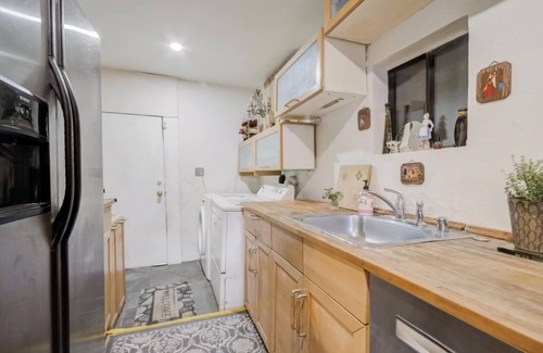 Oakland House | Relax in an unique artistic house and with nature