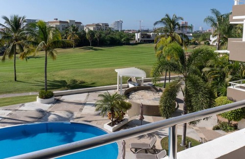 Marina Mazatlan Apartment | Relax in front of the golf course