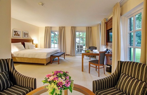 Ootmarsum Hotel | Relax in Stunning Green Surroundings Close to Ootmarsum - with 2 Swimming Pools