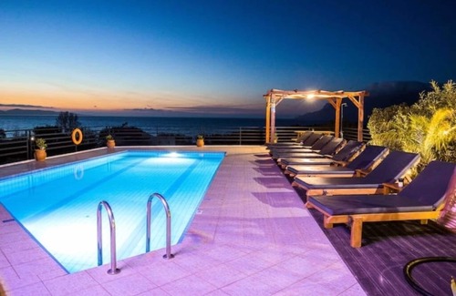 Korfalonas Apartment | Relax in Style at Ben’s Homes Panorama