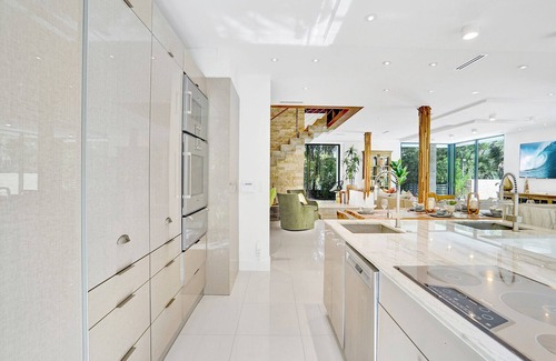 Northeast Miami Villa | Relax in Style: Your Balinese Waterfront Hideaway Awaits!