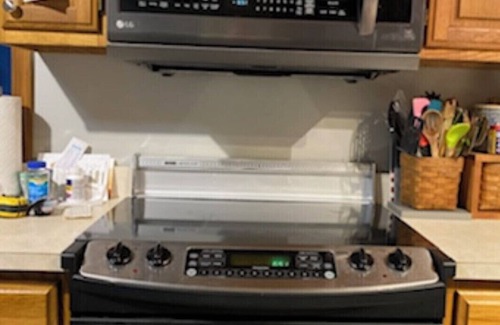 Havre De Grace House | Relax in the woods with your own private pool - 4 BR house that sleeps up to 12.