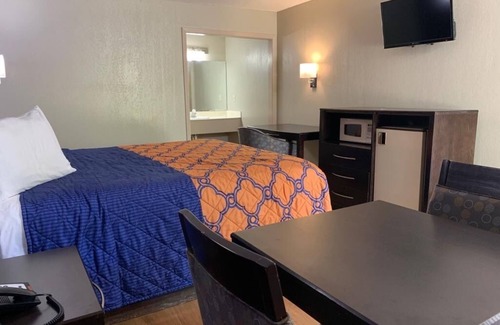 Winona Hotel | Relax Inn & Suites